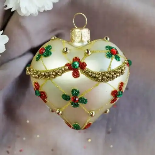 Coeur de verre avec fleurs